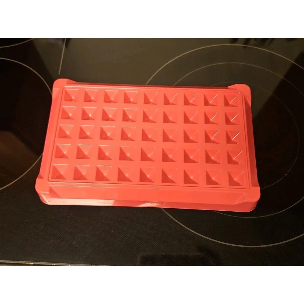 Tupperware Hot Pink 1292-8 Hot Dog, Sausage, Bacon, Deli Meat Keeper Dish Only - Picture 2 of 5
